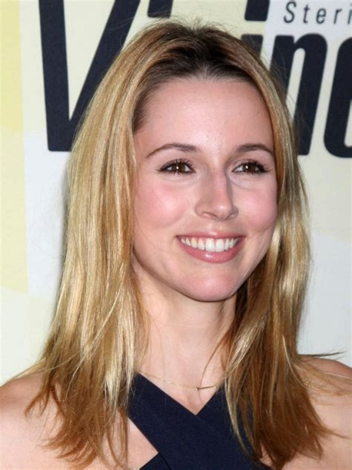 Alona Tal Height, Weight, Measurements, Bra Size, Shoe Size