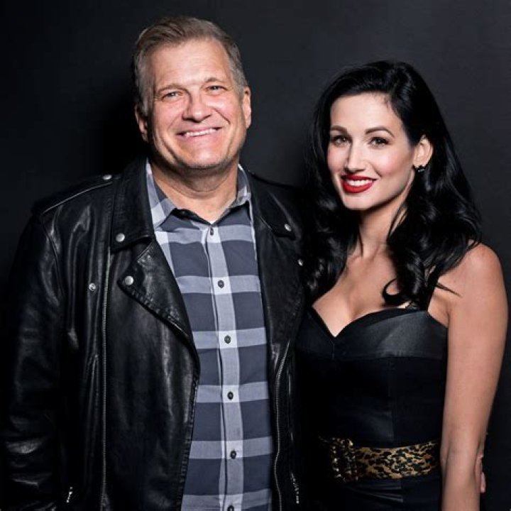 Amie Harwick Biography: Everything about Drew Carey’s Wife.