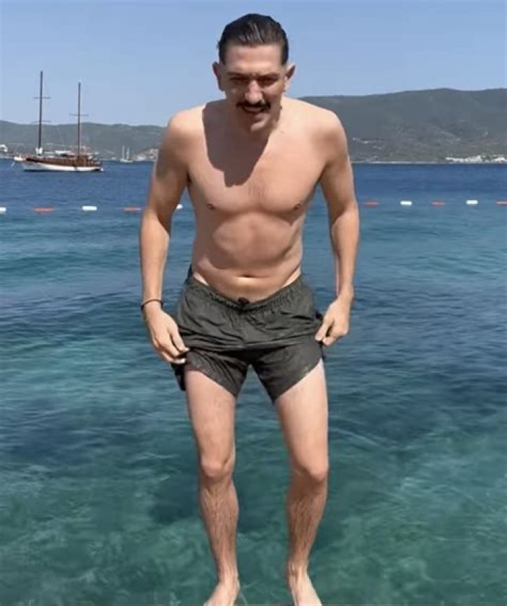 Unveiling Andrew Schulz's Height And Weight: Surprising Insights Revealed