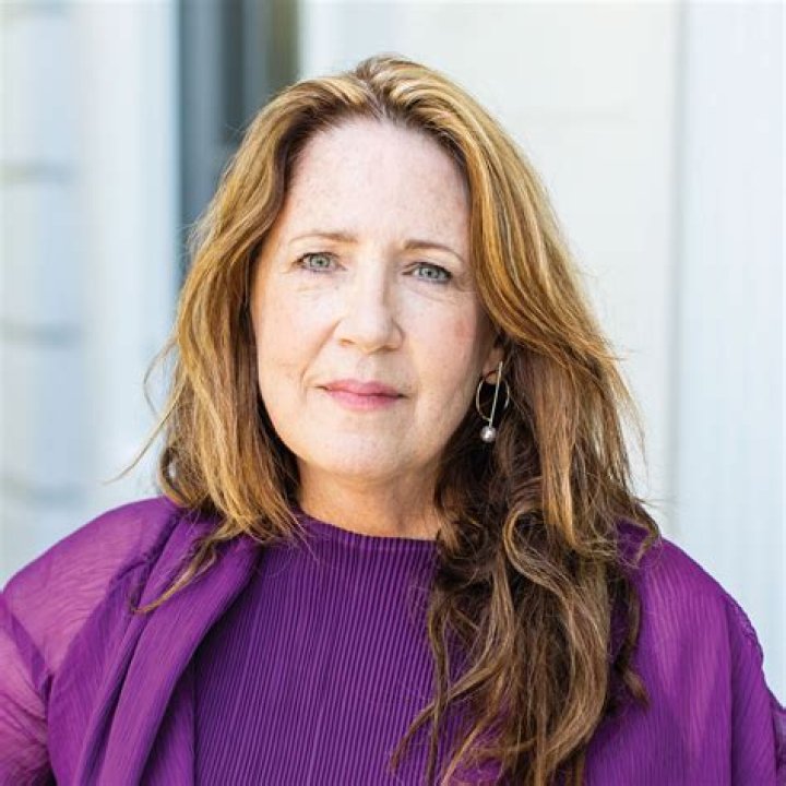 Ann Dowd Height, Weight, Measurements, Bra Size, Shoe Size