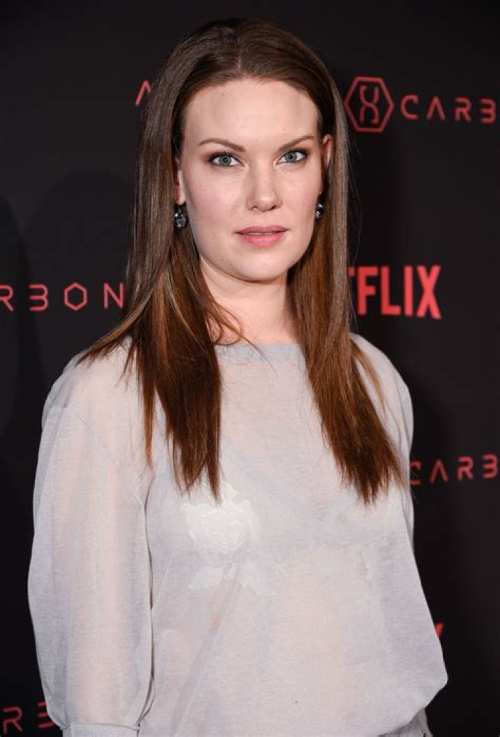 Anna Van Hooft Net Worth, Dating, Boyfriend, Wiki-Bio