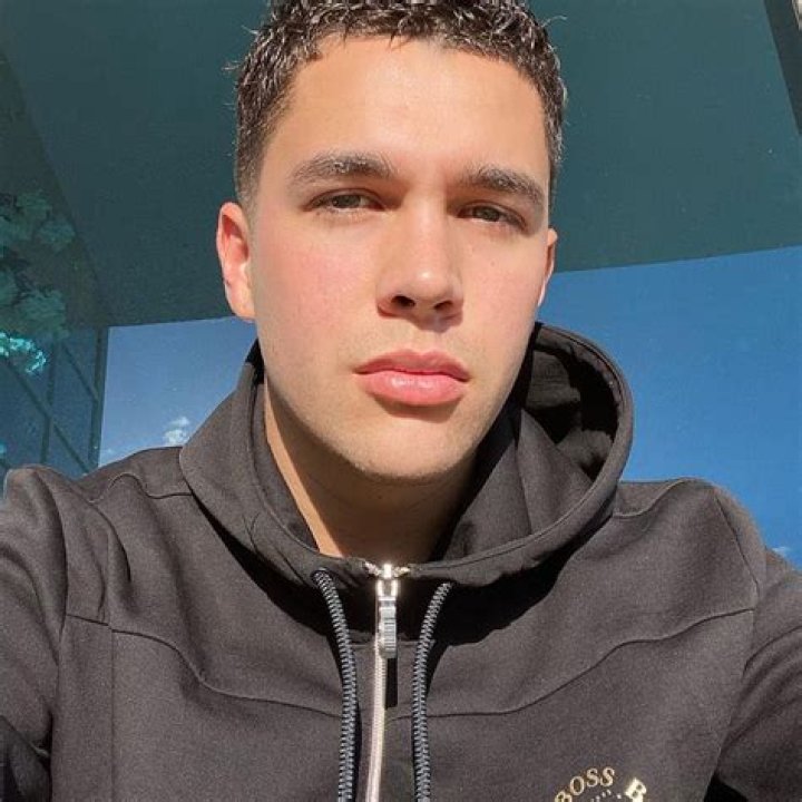 Austin Mahone (Singer) Wiki, Bio, Age, Height, Weight, Girlfriend, Net Worth, Family, Career, Facts