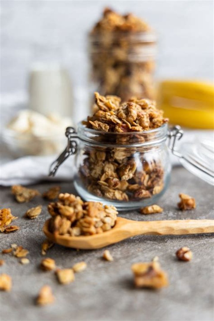 Banana Granola - Celebrating Sweets