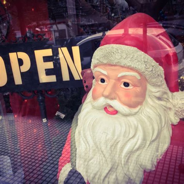 Christmas Beauty Supplies: Find The Perfect Gift At Our Open Stores