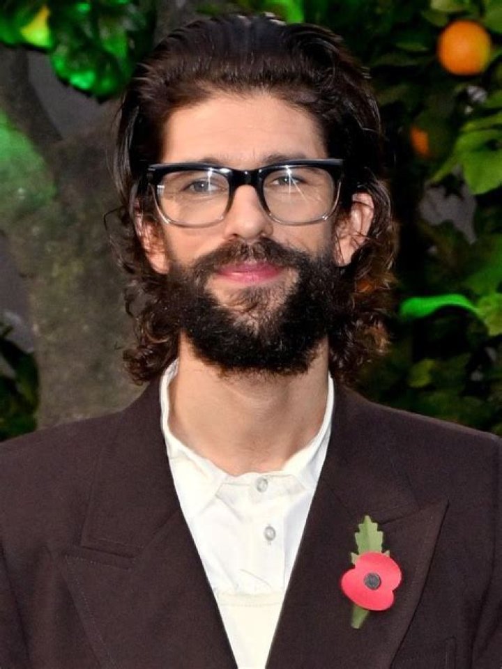 Ben Whishaw Height, Weight, Body Measurements, Shoe Size