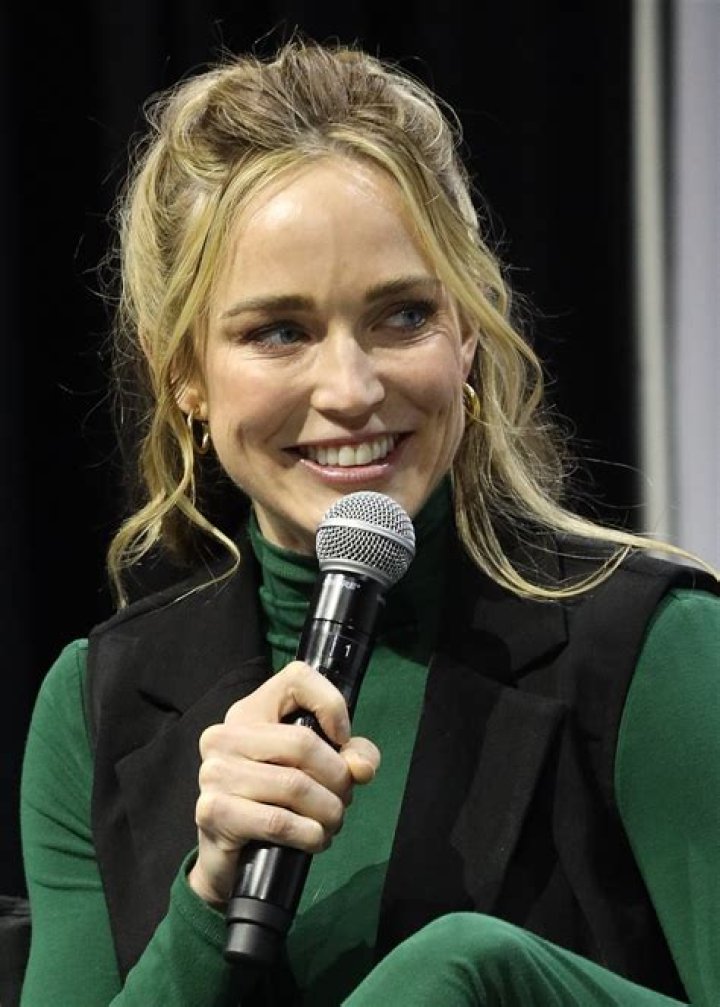 Caity Lotz Height, Weight, Measurements, Bra Size, Shoe Size