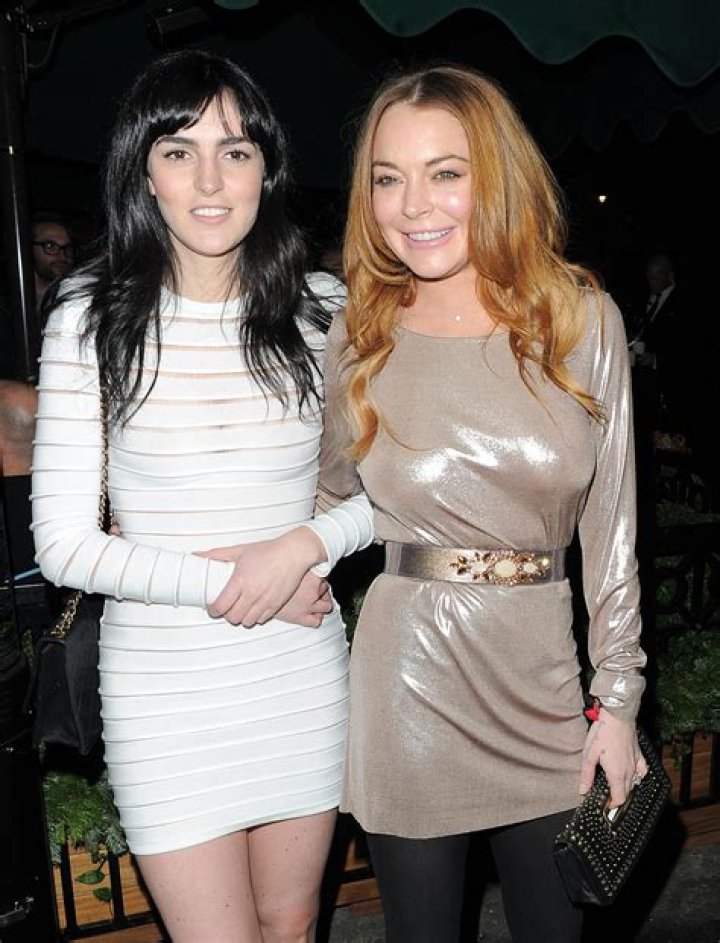 Did Lindsay Lohan Have An Identical Twin? Uncover The Truth