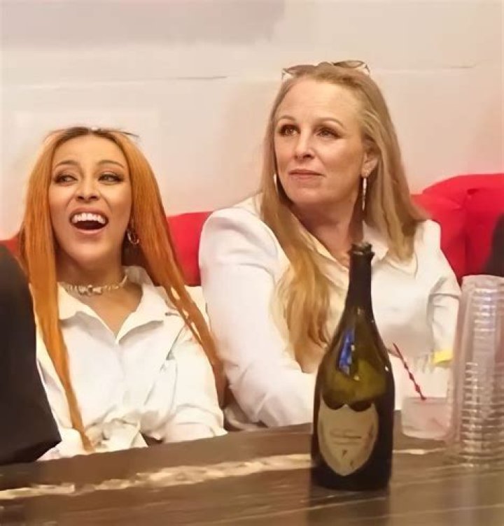 Unveiling The Multifaceted Role Of "Doja Cat Mom"