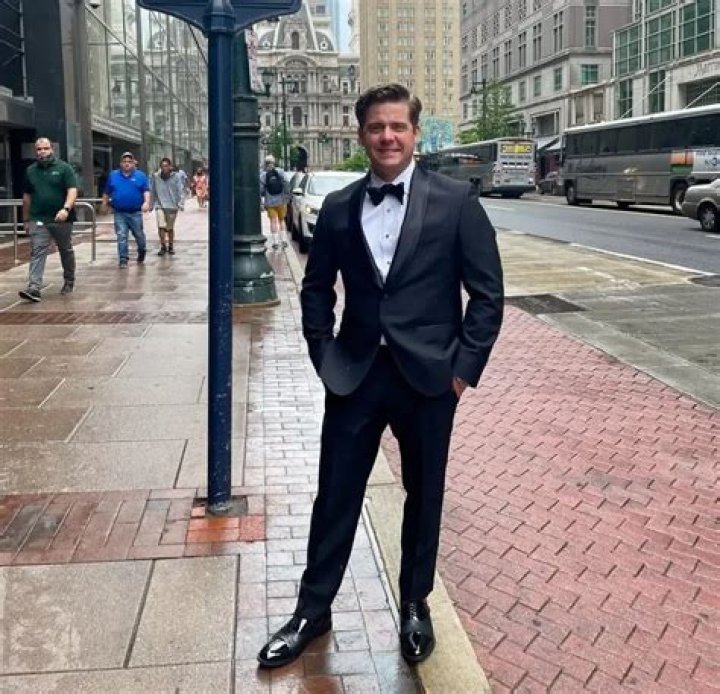 Eddie Lucas's Height: A Comprehensive Dive