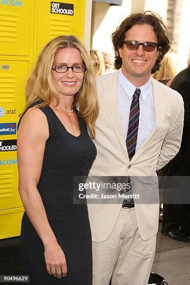 Elisabeth Shue And Husband | Marriage And Family Life Explored