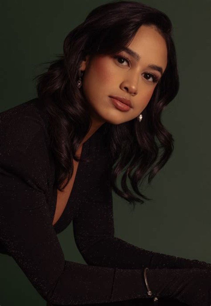 Getting To Know About Emily Tosta Boyfriend