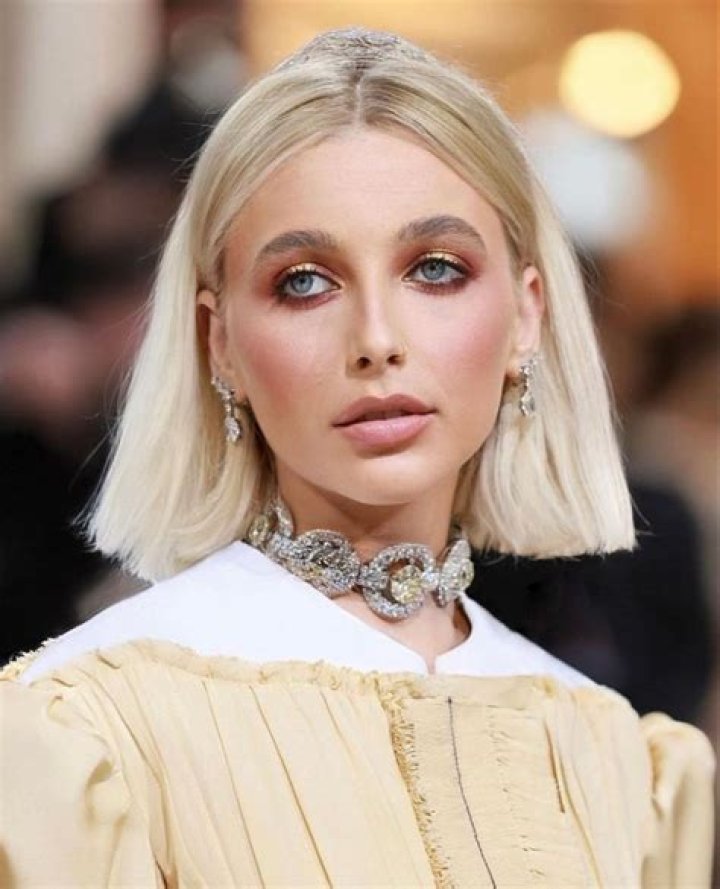 Emma Chamberlain Height, Weight, Measurements, Bra Size, Shoe Size