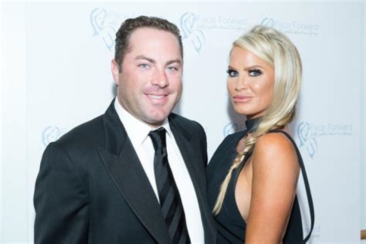 Erica Dahm’s Husband Jay McGraw Biography, Wiki, Net Worth, Wife, Height