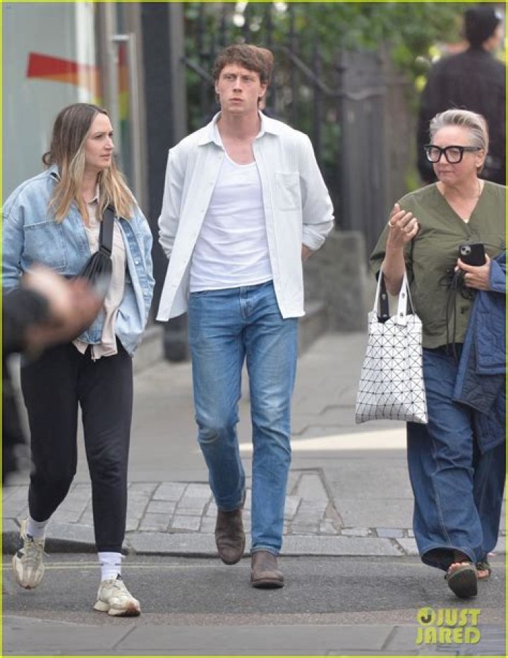 George Mackay's Love Life: Who Is He Dating?