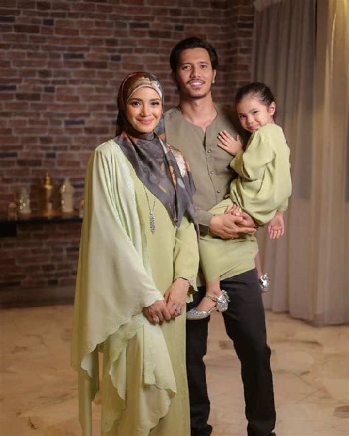 The Inside Scoop: Hamza Amin's First Wife Revealed