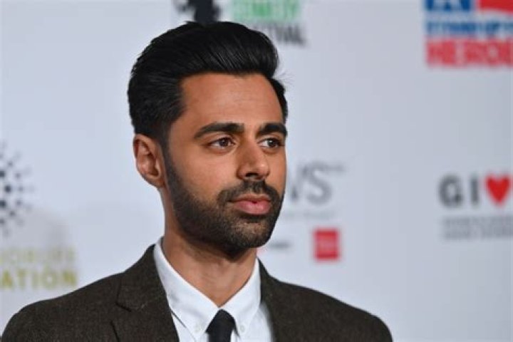 Hasan Minhaj Height, Weight, Body Measurements, Shoe Size