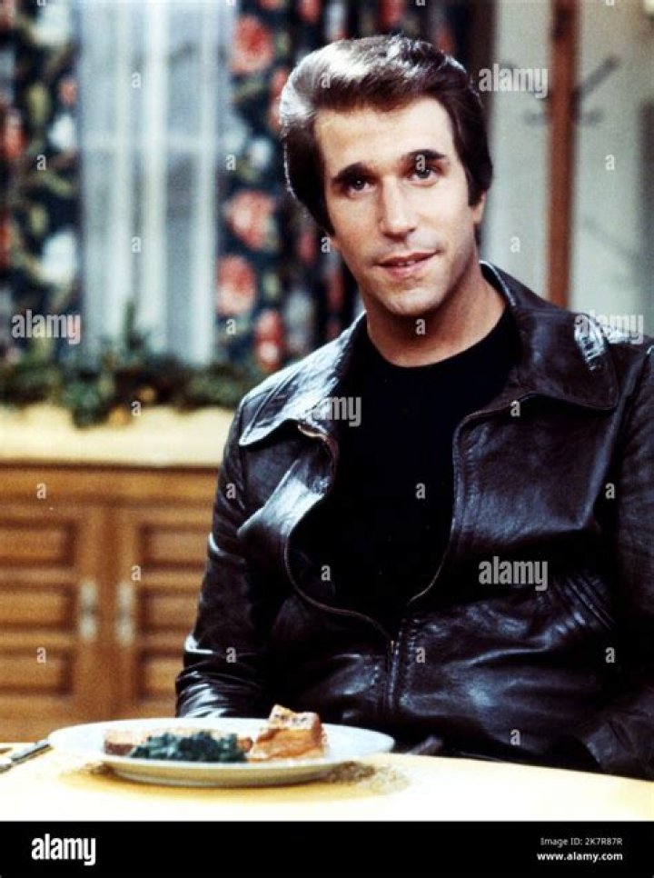 How Old Is Arthur Fonzarelli: A Comprehensive Guide To Fonzie's Age