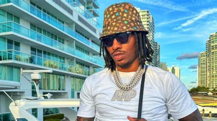 How Old is Radio Host La Bronca Age? Real Name Revealed