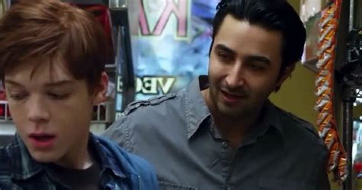 Kash's Age In Shameless Season 1: A Comprehensive Guide