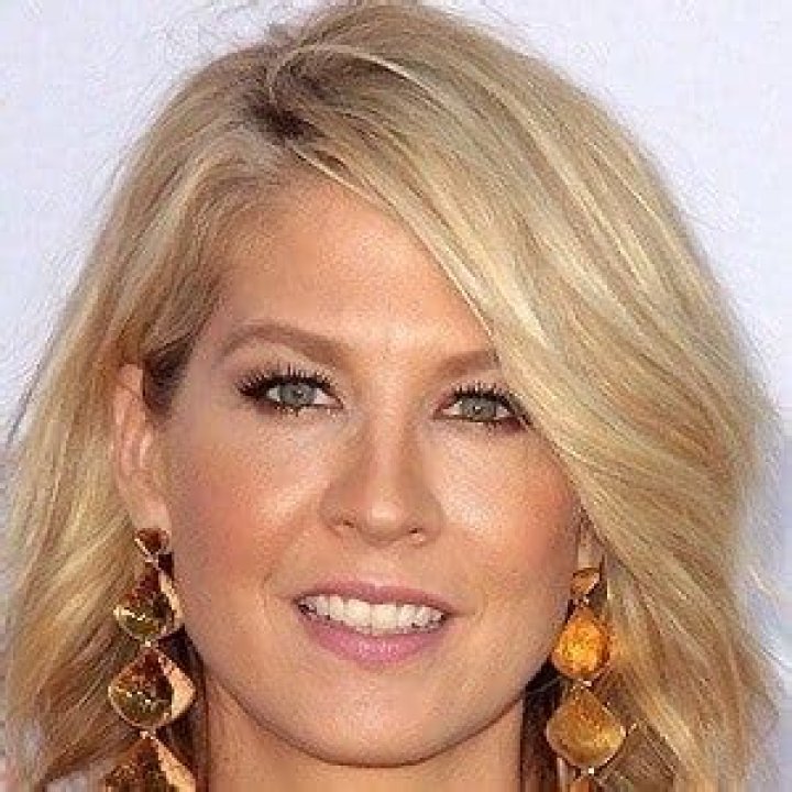 Jenna Elfman's Age: The Surprising Truth