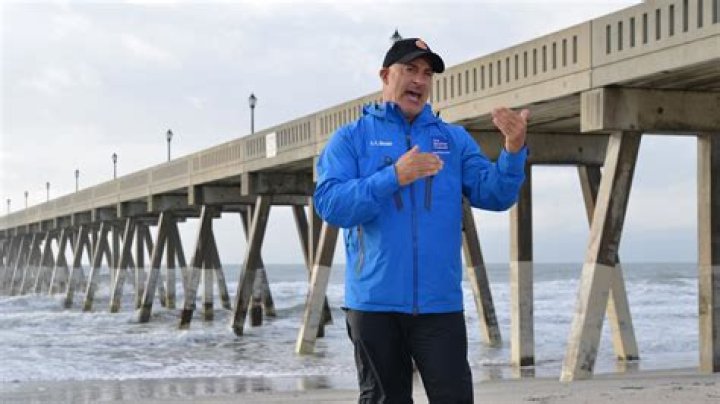 American meteorologist, Jim Cantore is in a romantic relationship with Andrea Butera since 2010.