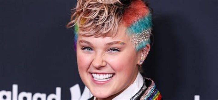 JoJo Siwa Rocks Straight Hair & No Ponytail See Her Makeover Hollywood Life