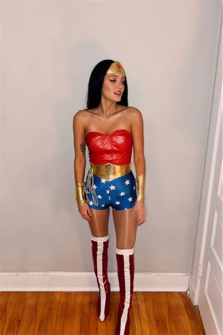 See Photo Hollywood Life |