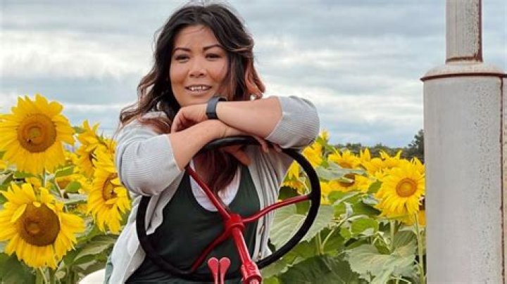 Lea Khamphachanh: A Rising Star In The Entertainment Industry