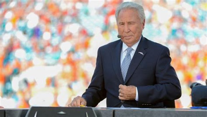The Impressive Age Of Legendary College Football Analyst Lee Corso