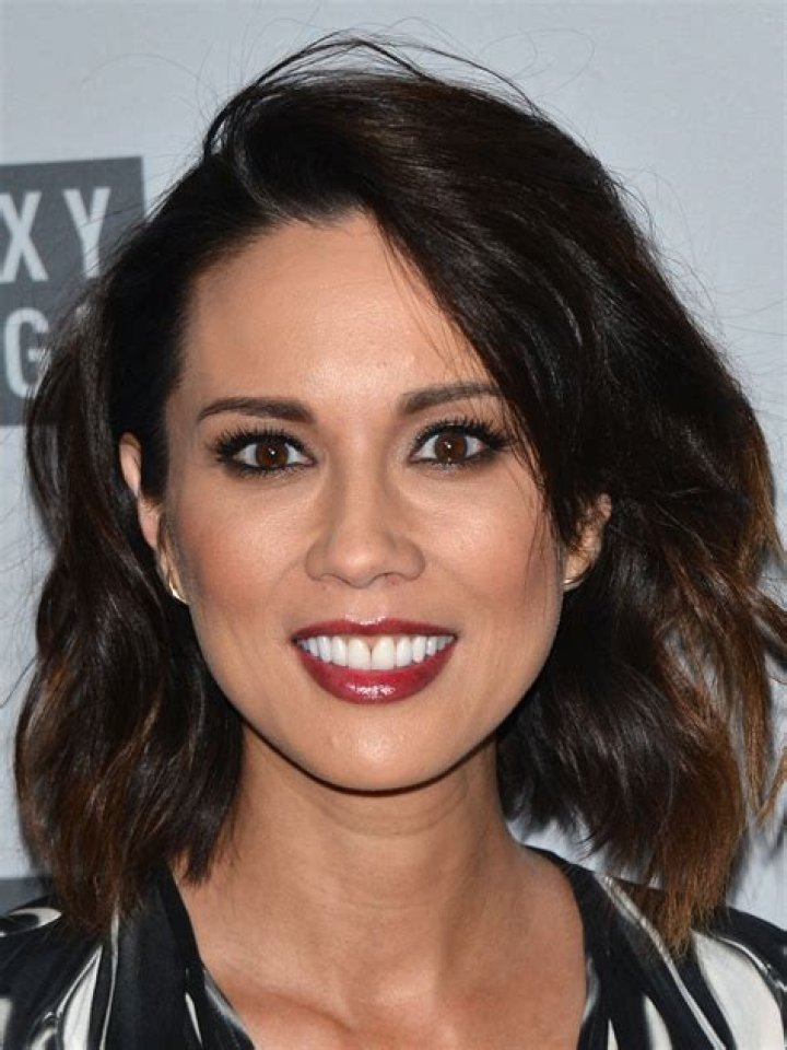 Lexa Doig Height, Weight, Measurements, Bra Size, Shoe Size