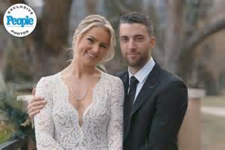 Who's Lindsay Horan's Fiance?