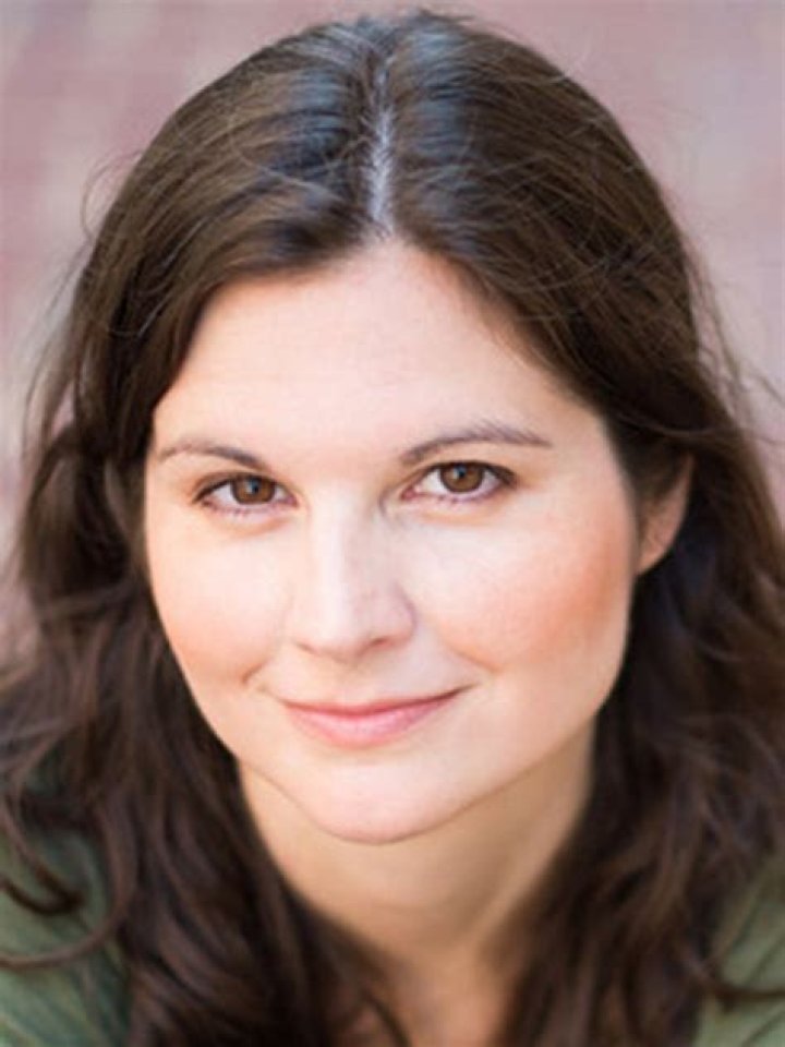 Lisa Jakub Height, Weight, Measurements, Bra Size, Shoe Size
