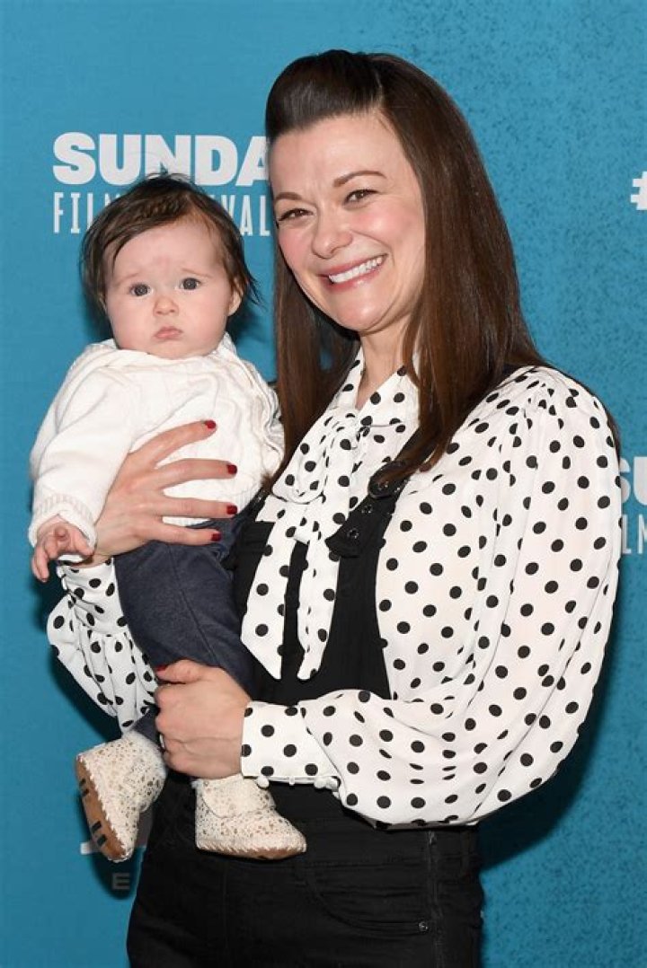 Find Out All About Maribeth Monroe' Net Worth