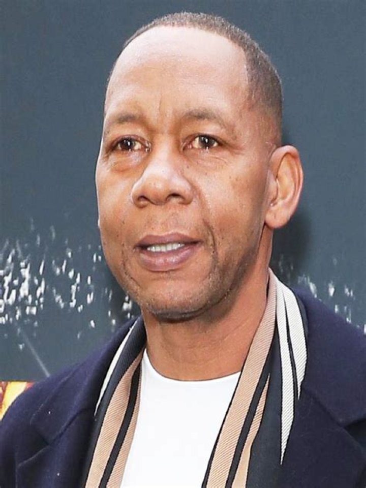 Mark Curry Height, Weight, Body Measurements, Shoe Size
