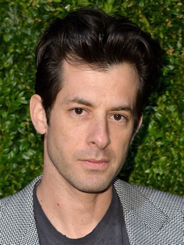 Mark Ronson Height, Weight, Body Measurements, Shoe Size