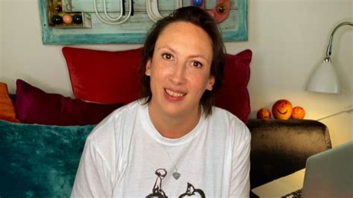 Love And Relationships: A Deep Dive Into Miranda Hart's Musings