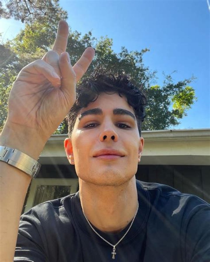 Omid Scobie's Face: An Unforgettable Image In The Royal Spotlight