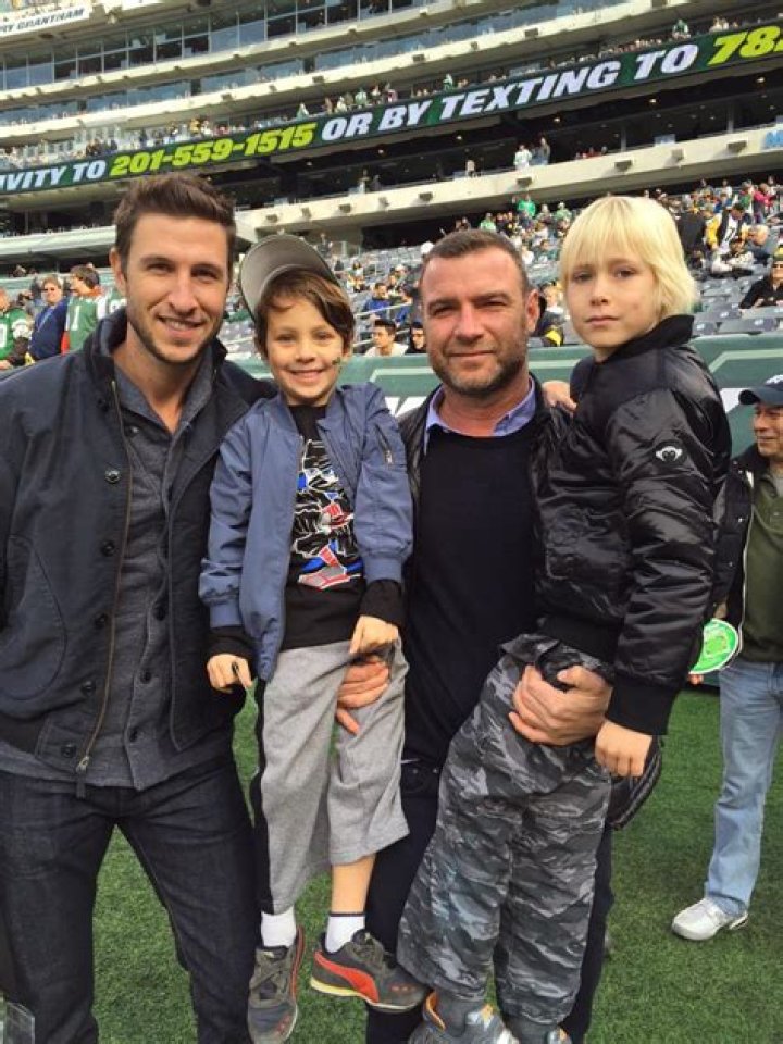Pablo Schreiber And Liev Schreiber