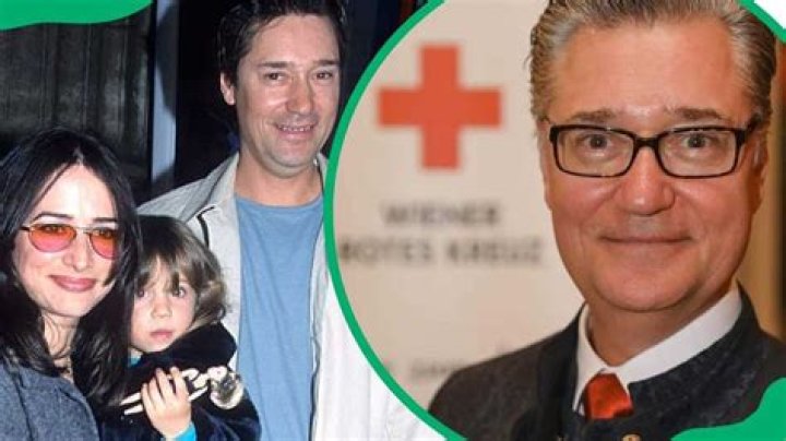 Pamela Adlon Dating, Divorce, Husband, Net Worth, Salary, Earnings, Children,