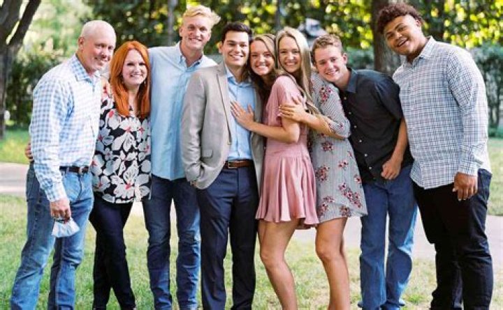 Learn About Her 5 Kids, Including Her Foster Son Hollywood Life |