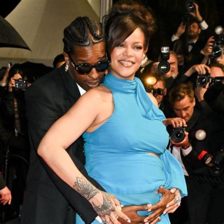Rihannas In The 3rd Trimester And Shes Going To Be A Psycho Mom Hollywood Life |