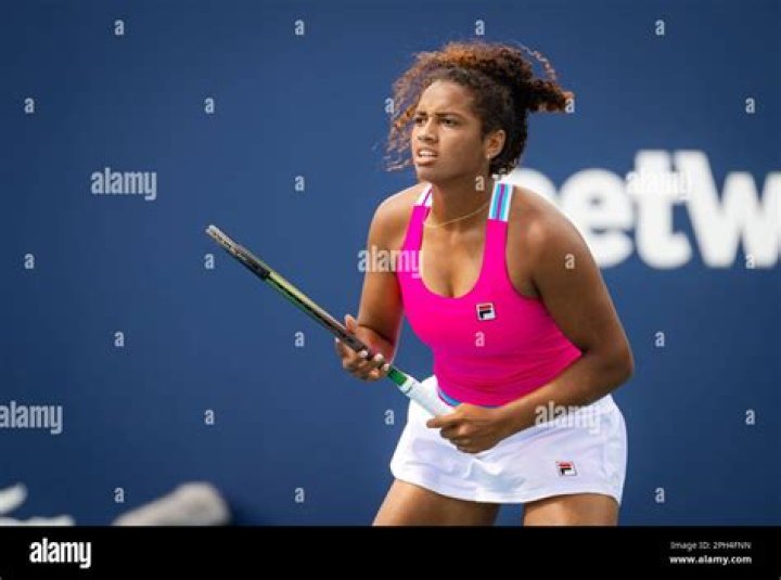 Robin Montgomery Height, Weight, Measurements, Bra Size, Shoe Size