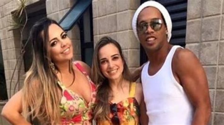 Are You Curious About Ronaldinho's Wifes?