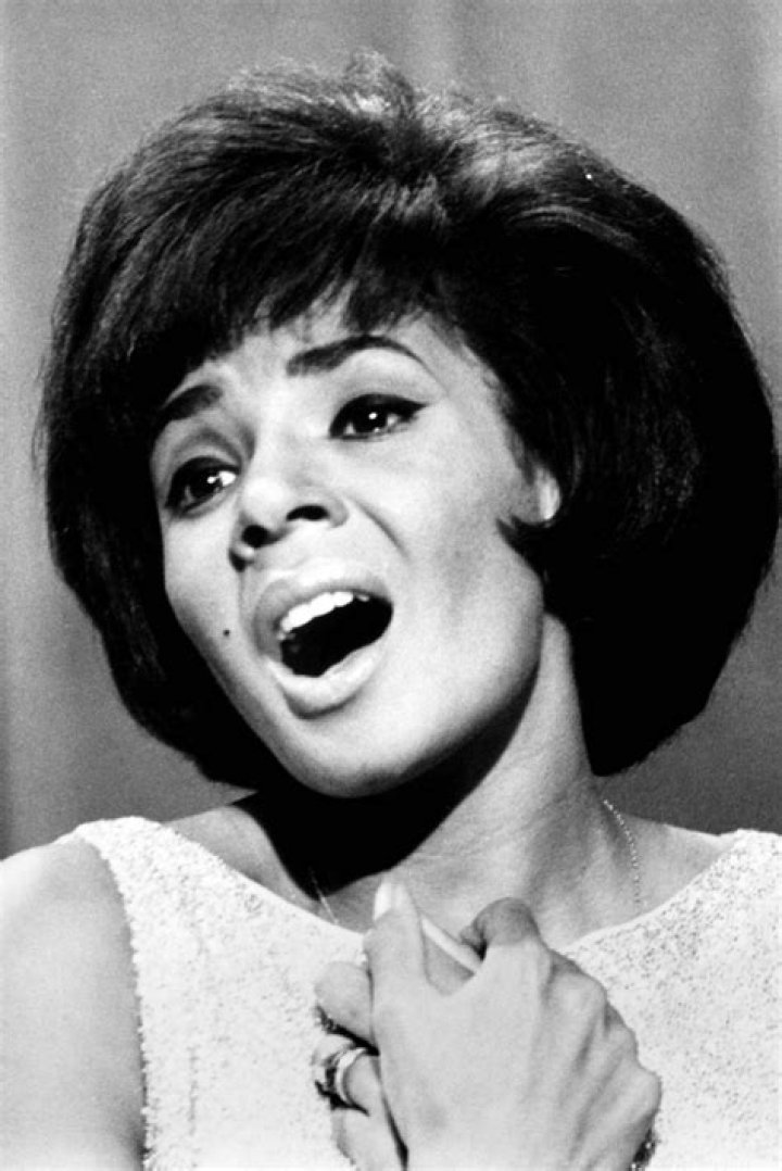 Shirley Bassey Height, Weight, Measurements, Bra Size, Shoe Size