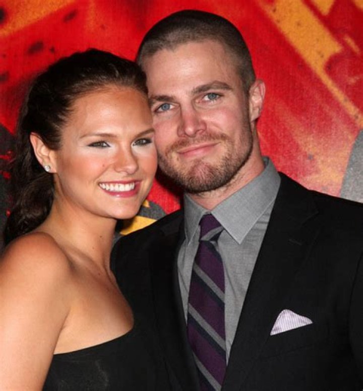Stephen Amell Height, Weight, Body Measurements, Shoe Size