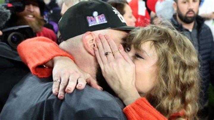 Unlocking The Secrets Of Taylor Swift's Iconic On-Field Kiss