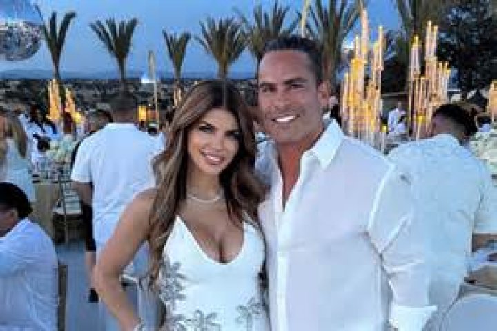 Teresa Giudice's Husband Unveiled: Secrets And Surprises Revealed