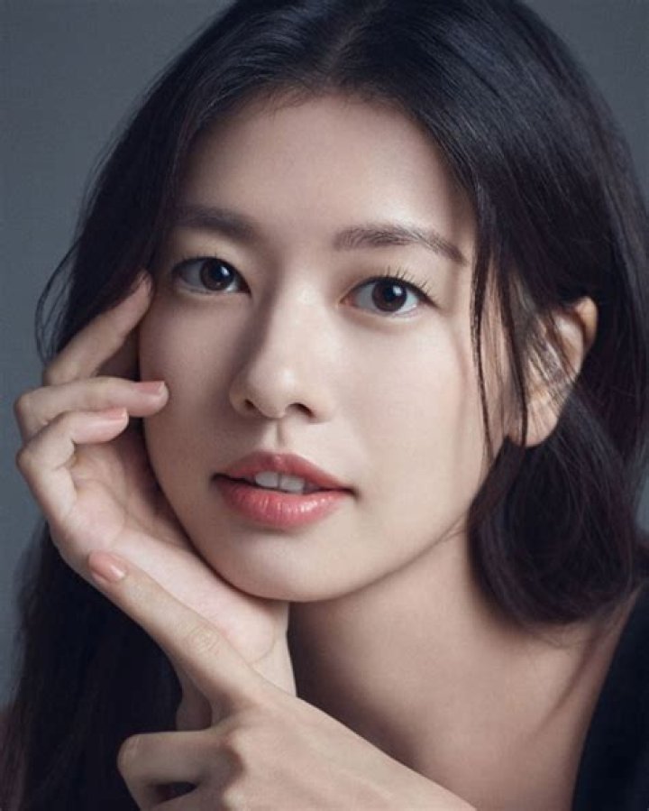 The South Korean actress Jung Somin-Ji's Boyfriend, Drama, Movies, TV shows.