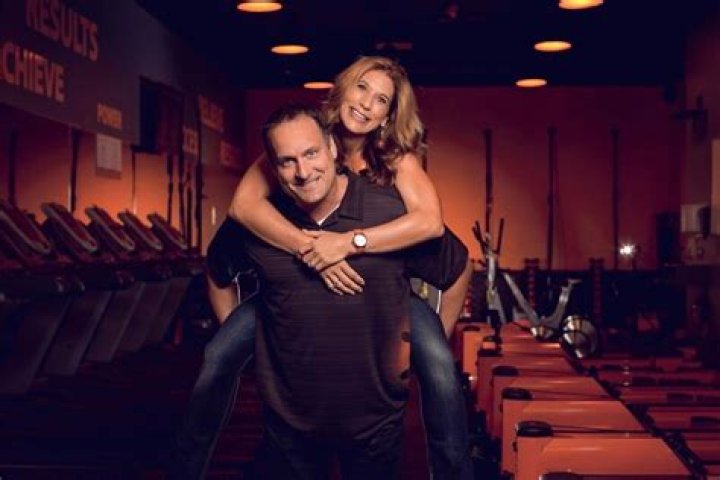 The Surprising Net Worth Of Travis And Becky Renner: Uncovered!