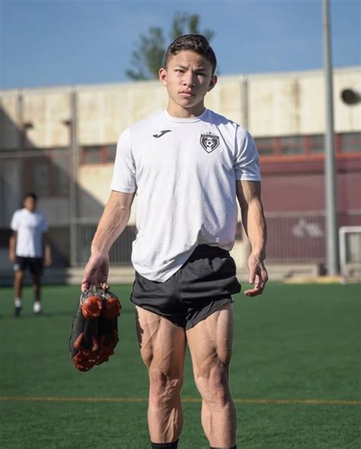 Tristyn Lee Bio, Age, Height, Net Worth, Workout, Football! ·